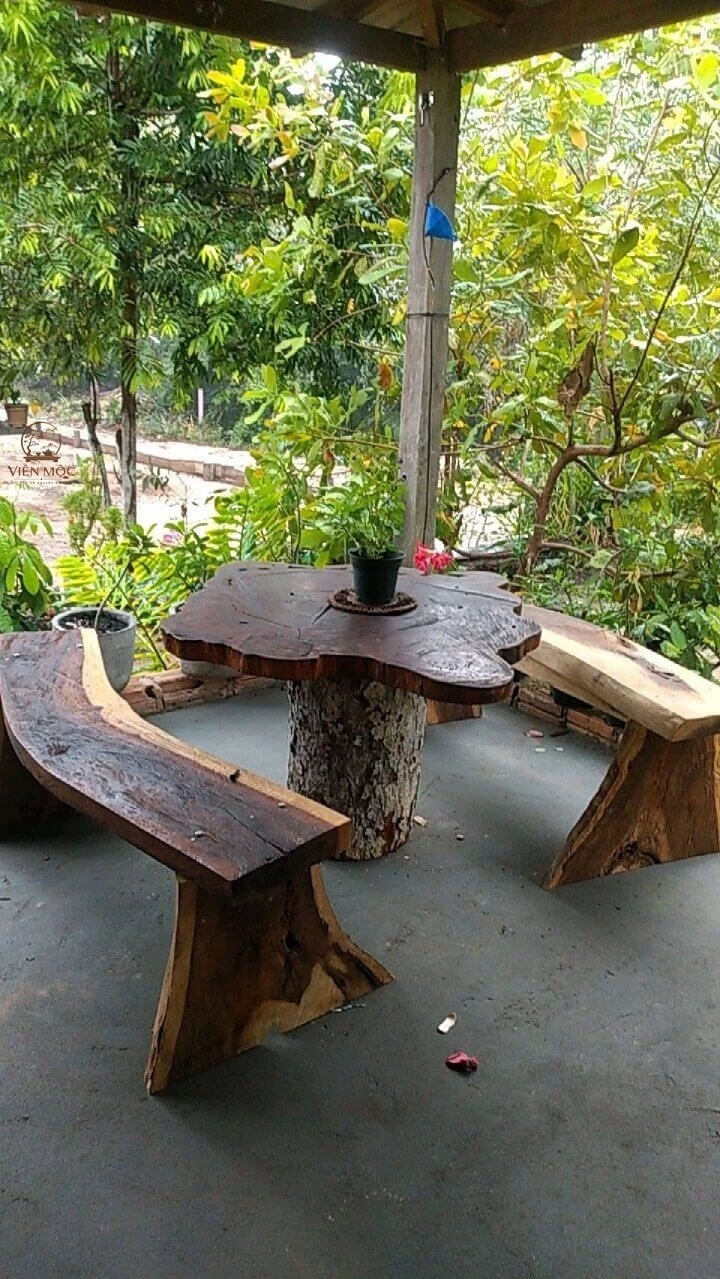 Bàn trà đạo ngồi sân vườn